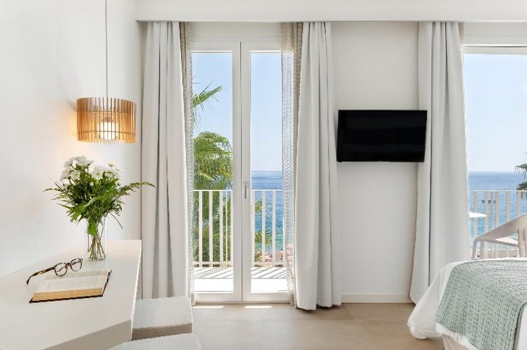 JUNIOR SUITE SEA VIEW WITH BALCONY Room
