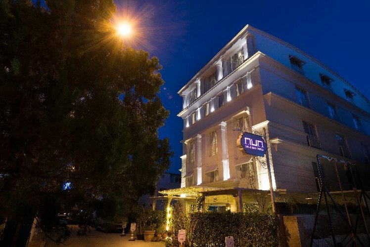 Nun By Laren Hotels