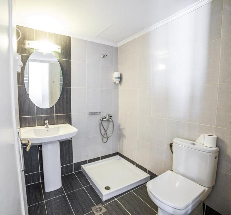 TRIPLE STANDARD Room