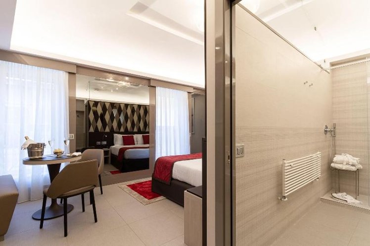 DOUBLE KING SIZE BED Room