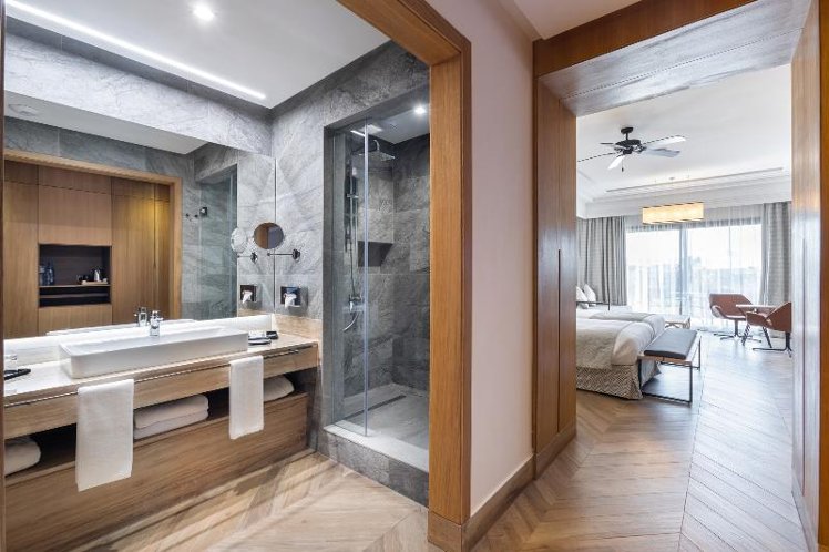Double or Twin PARTIAL SEA VIEW Room