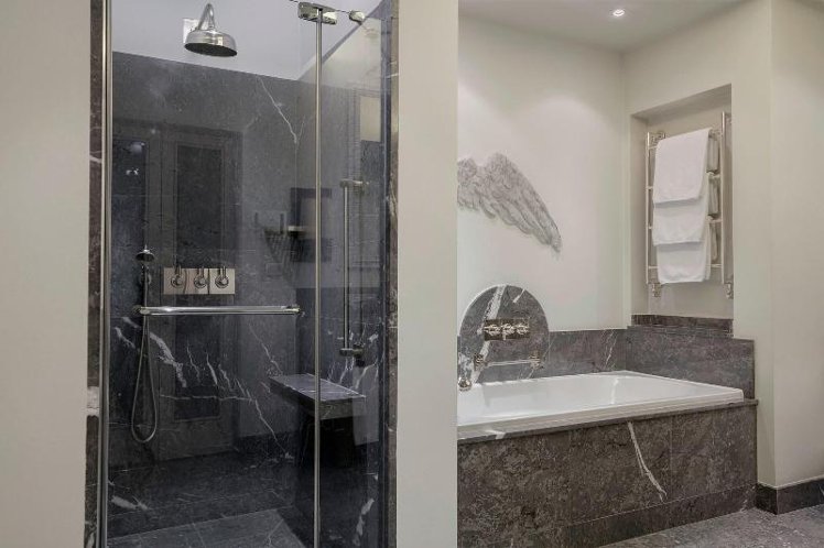 DOUBLE PREMIUM WITH VIEWS Room