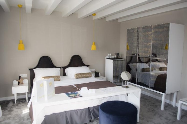 DOUBLE DELUXE SEA VIEW Room