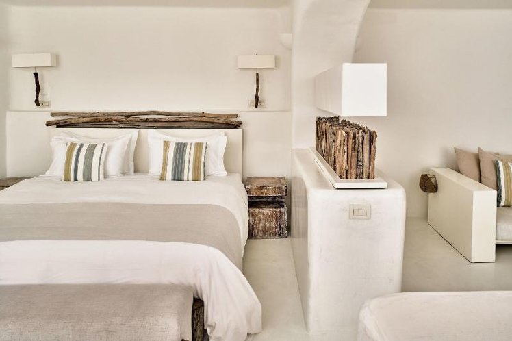 VILLA KING SIZE BED Room