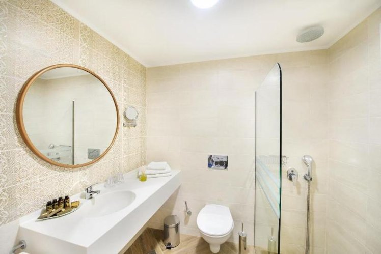 SINGLE STANDARD Room