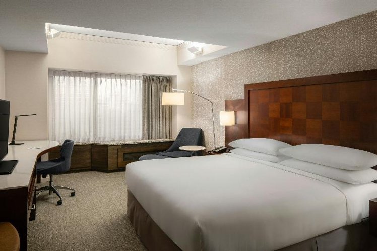 DOUBLE KING SIZE BED Room