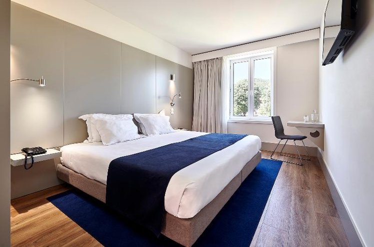 Double or Twin RIVER VIEW Room