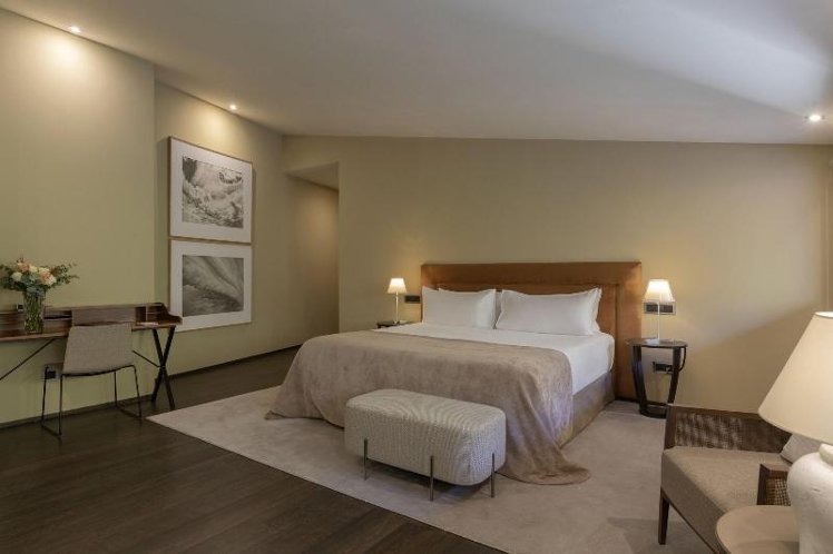 JUNIOR SUITE KING SIZE BED Room