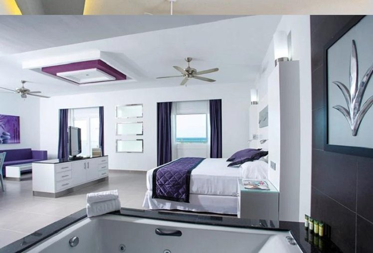 SUITE WITH JACUZZI Room