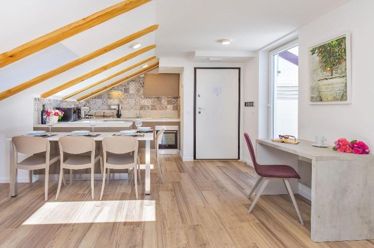 DOUBLE WITH BALCONY Room