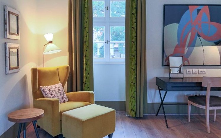 TWIN DELUXE TWO BEDS Room