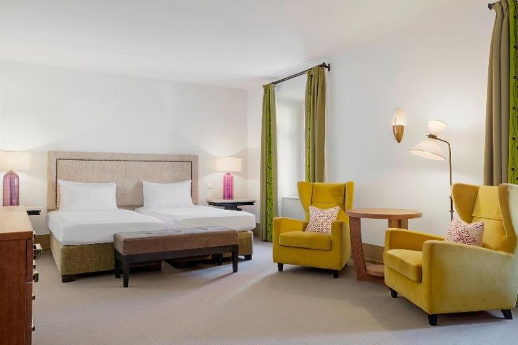 TWIN DELUXE TWO BEDS Room