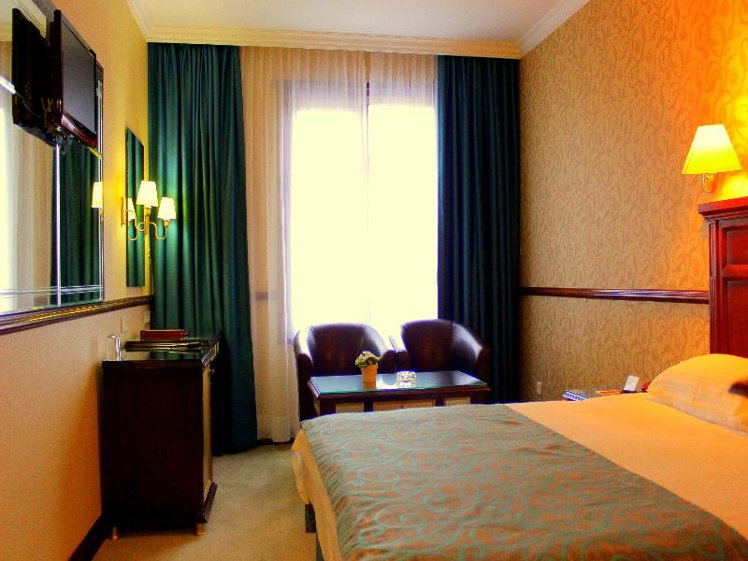 DOUBLE STANDARD Room