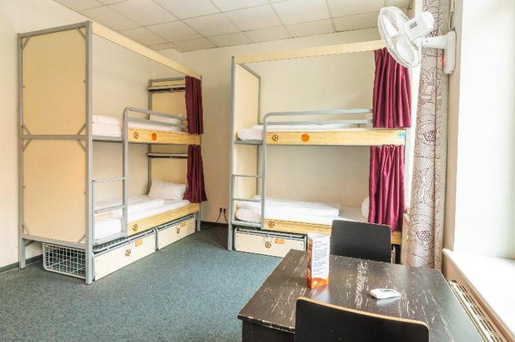 Room CAPACITY 6 Room
