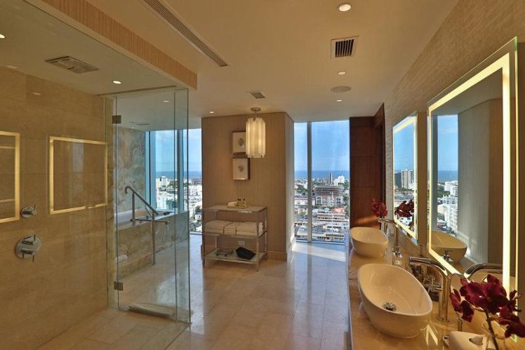 SUITE Presidential Room