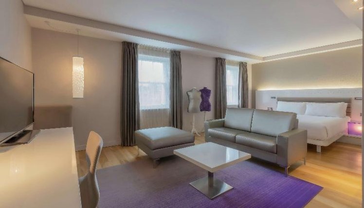 DOUBLE PREMIUM KING BED Room