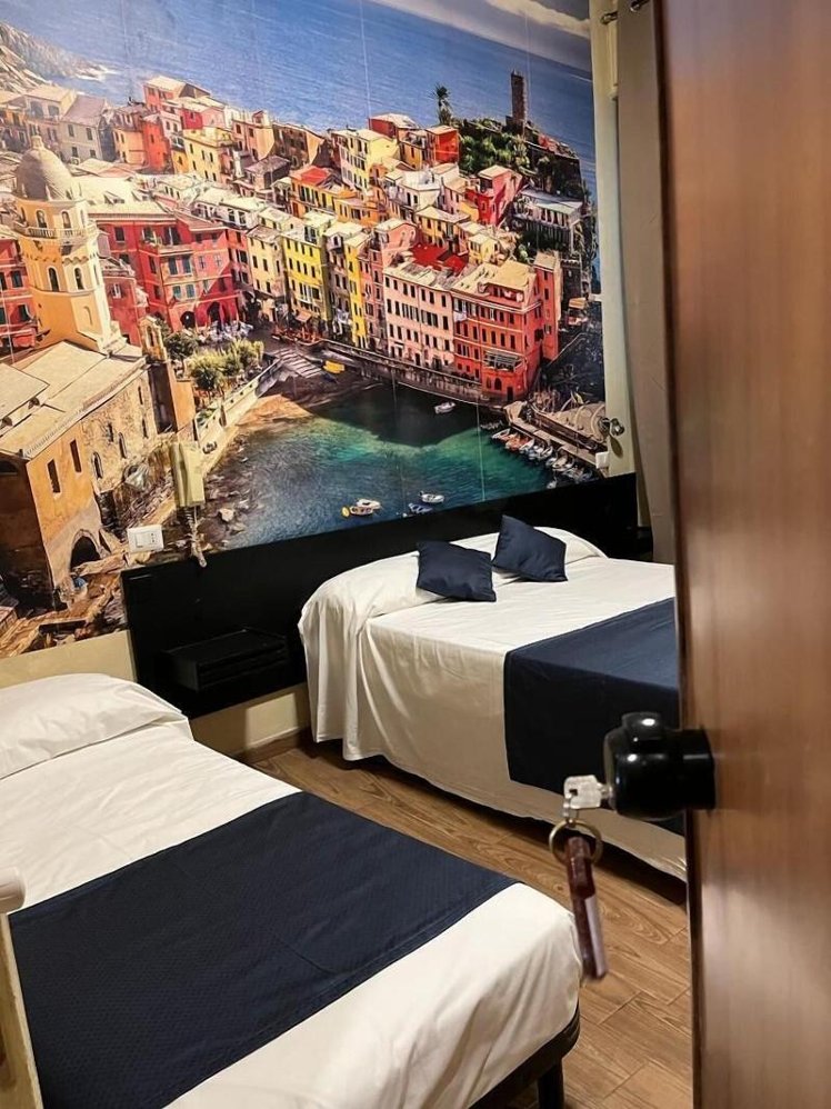 DOUBLE WITH SHARED BATHROOM Room