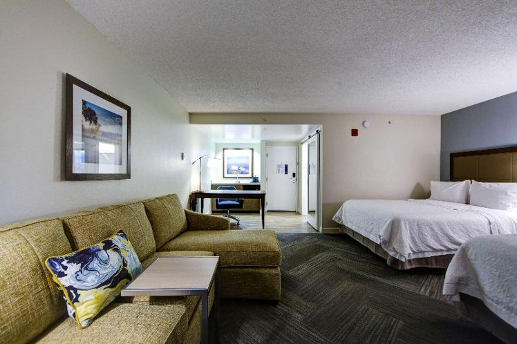 STUDIO TWO QUEEN BEDS Room