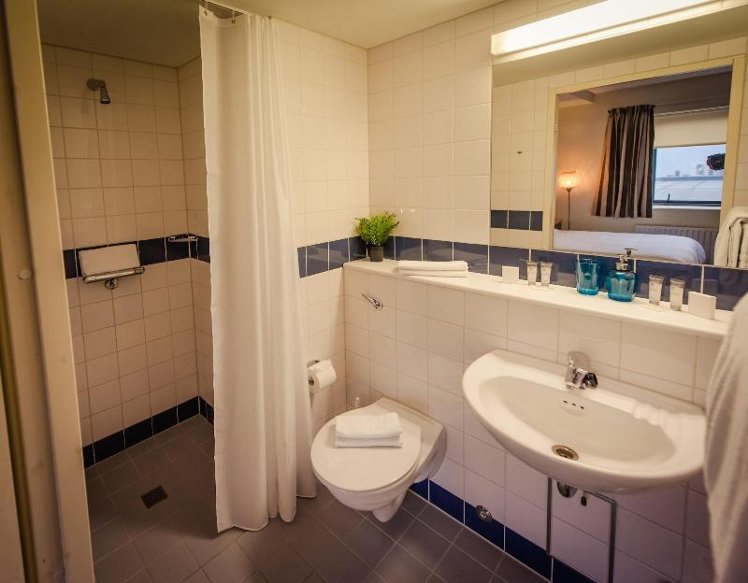 SINGLE STANDARD Room