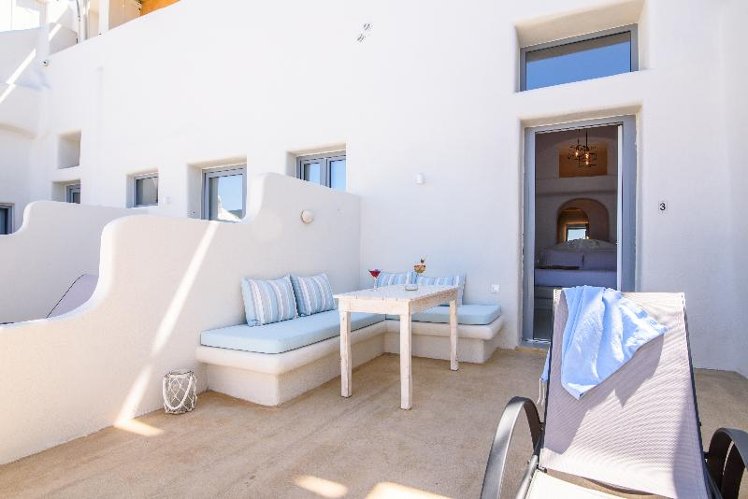 SUITE DELUXE WITH VIEWS Room