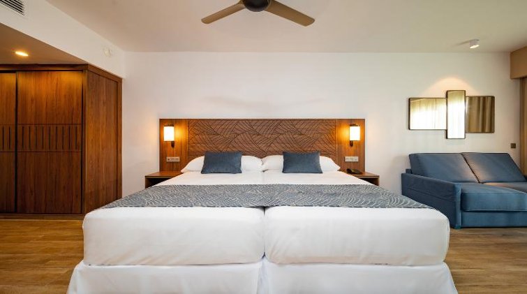 FAMILY ROOM OCEAN VIEW Room