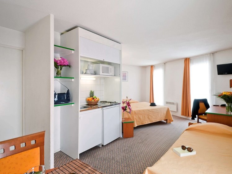 Adagio Access La Defense Place Charras