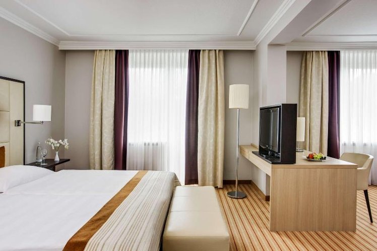 JUNIOR SUITE STANDARD Room