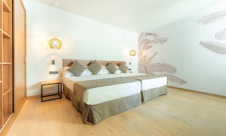 TRIPLE STANDARD Room