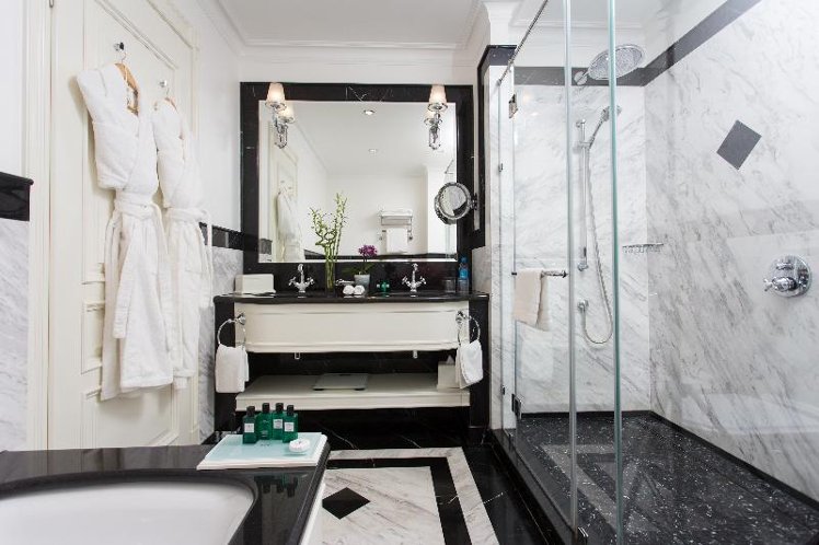 DOUBLE SINGLE USE DELUXE Room