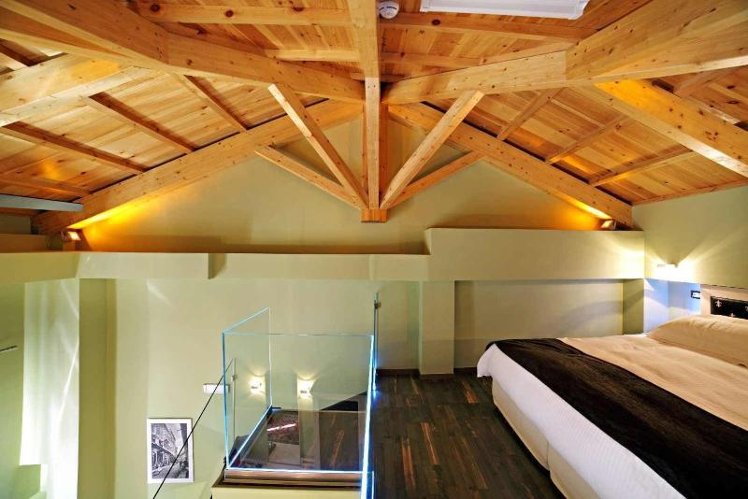 DOUBLE KING SIZE BED Room