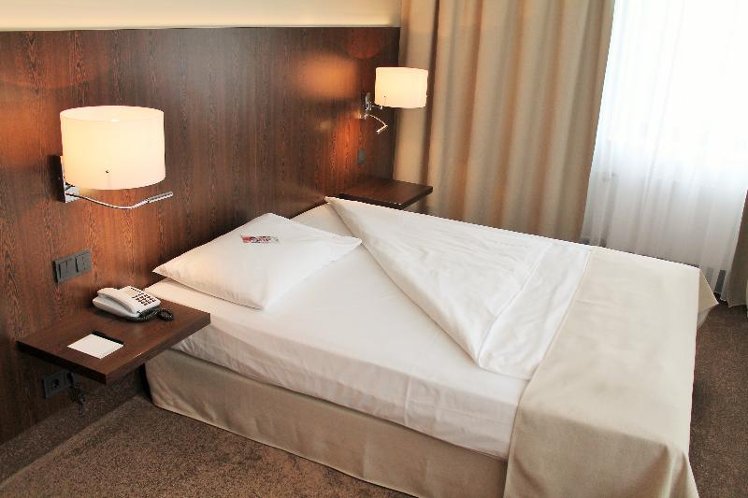 DOUBLE SINGLE USE DELUXE Room