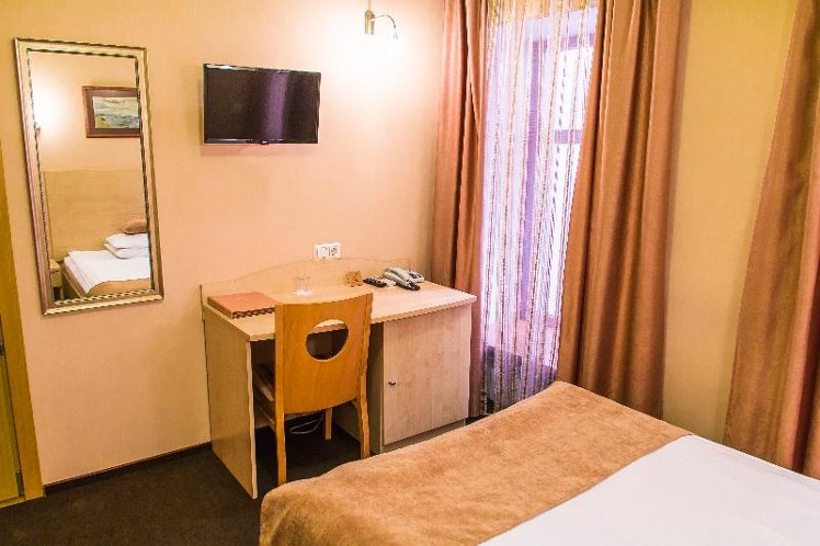 SINGLE STANDARD Room