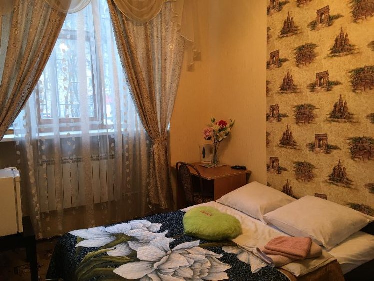 TWIN WITH SHARED BATHROOM Room