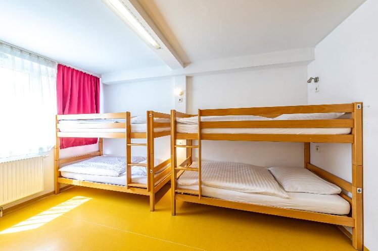 Bed in dormitory CAPACITY 6 Room
