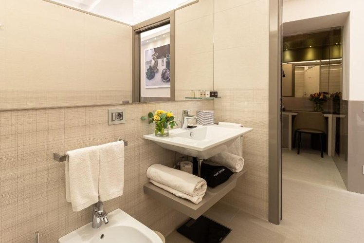 DOUBLE KING SIZE BED Room