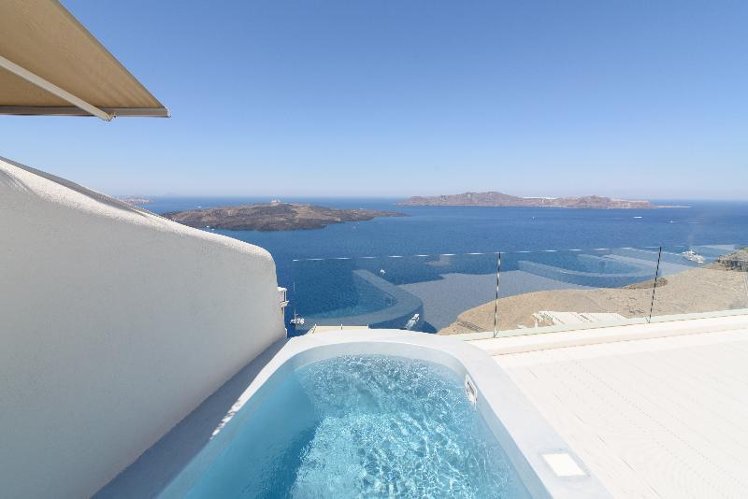 SUITE DELUXE WITH VIEWS Room