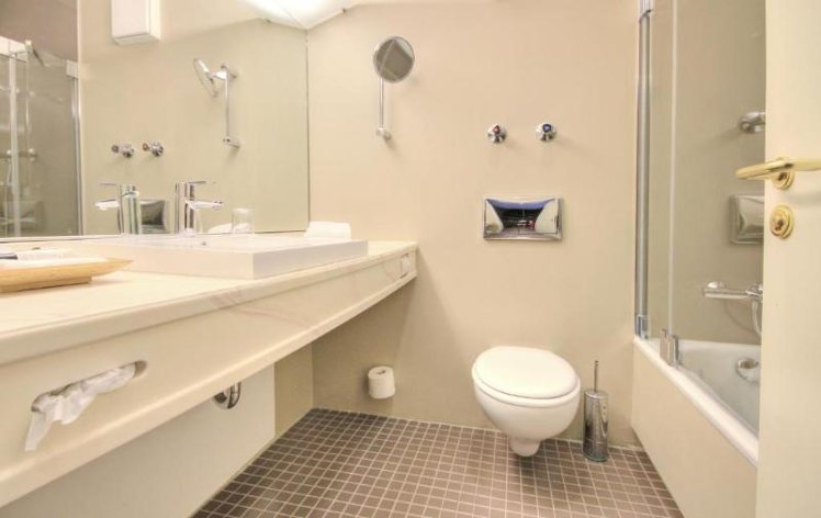 DOUBLE SUPERIOR Room