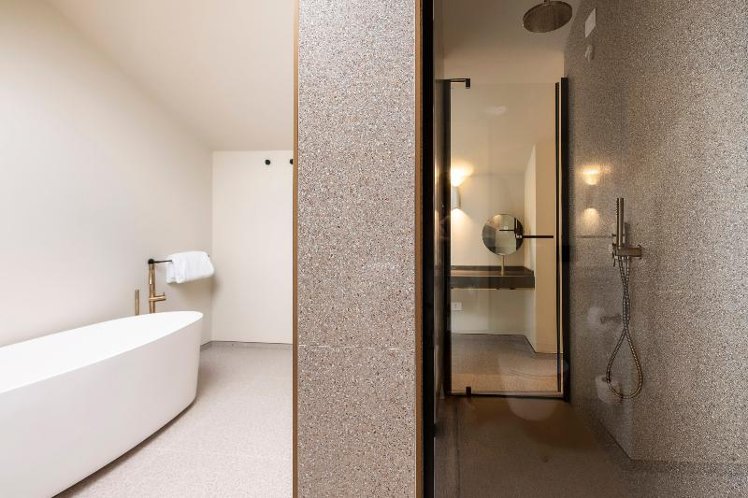 JUNIOR SUITE STANDARD Room