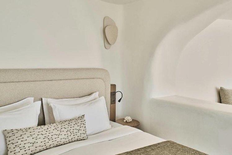 VILLA KING SIZE BED Room
