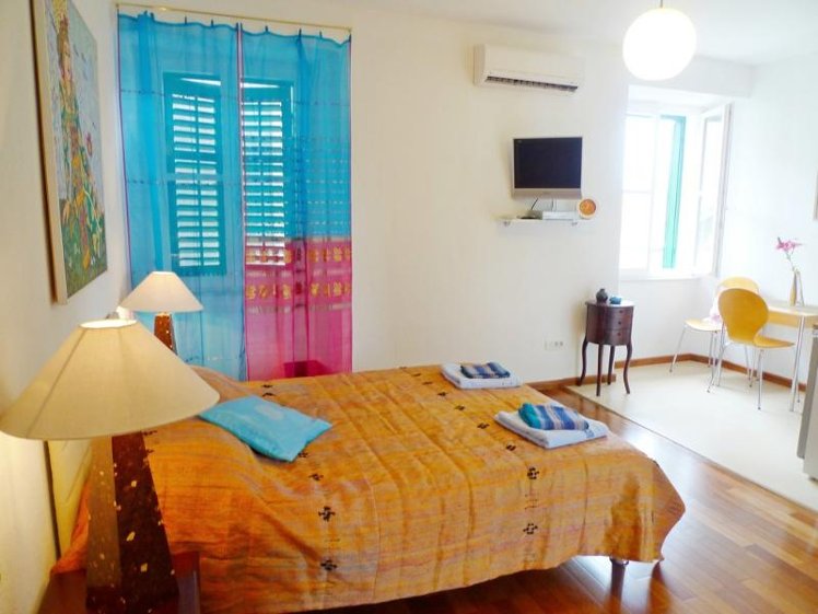 STUDIO STANDARD Room
