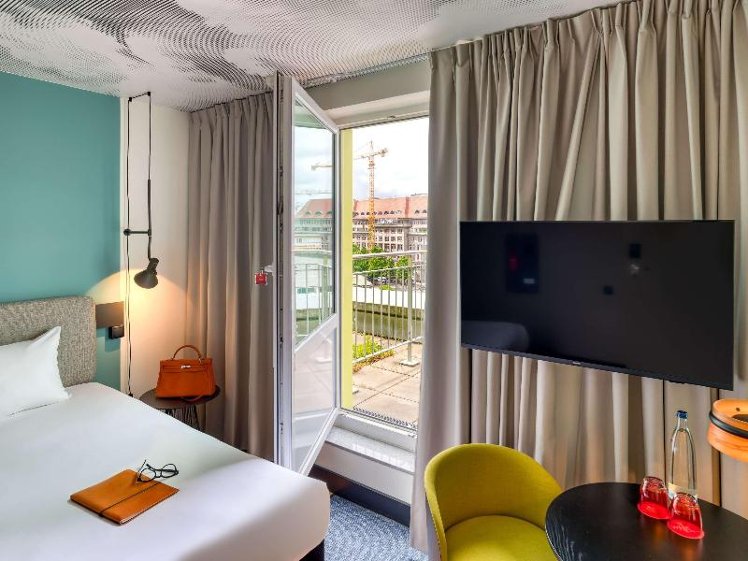 DOUBLE WITH BALCONY Room