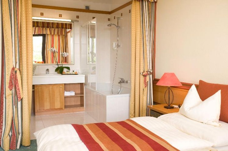 DOUBLE STANDARD Room