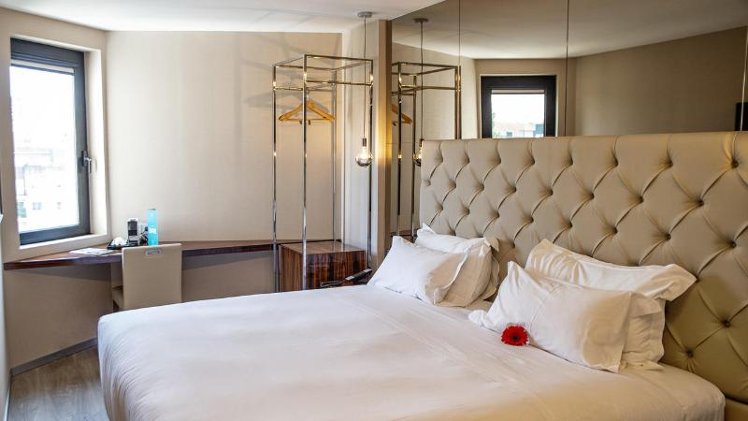 DOUBLE STANDARD Room