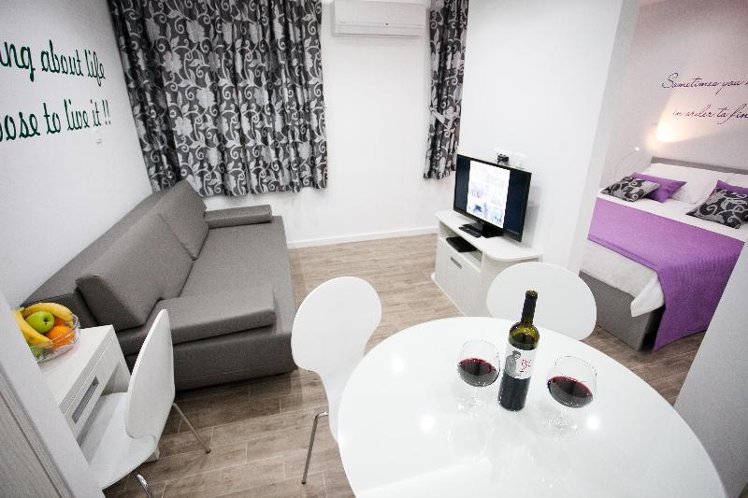 STUDIO STANDARD Room