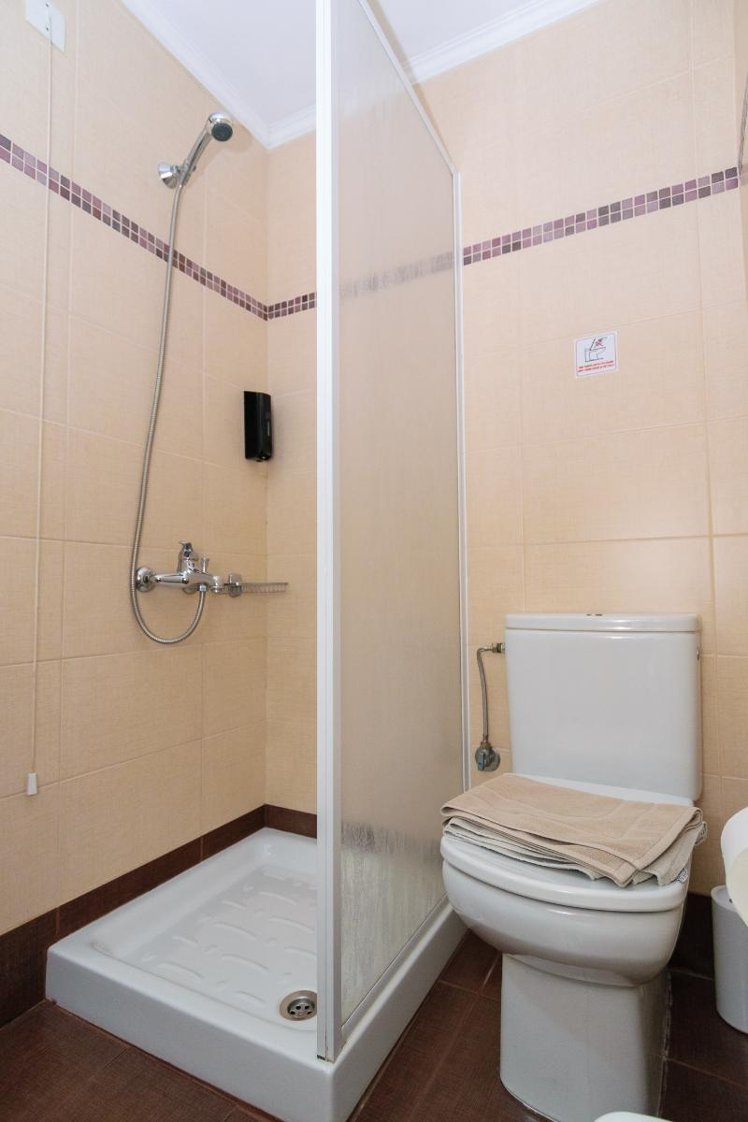 TRIPLE ECONOMY Room