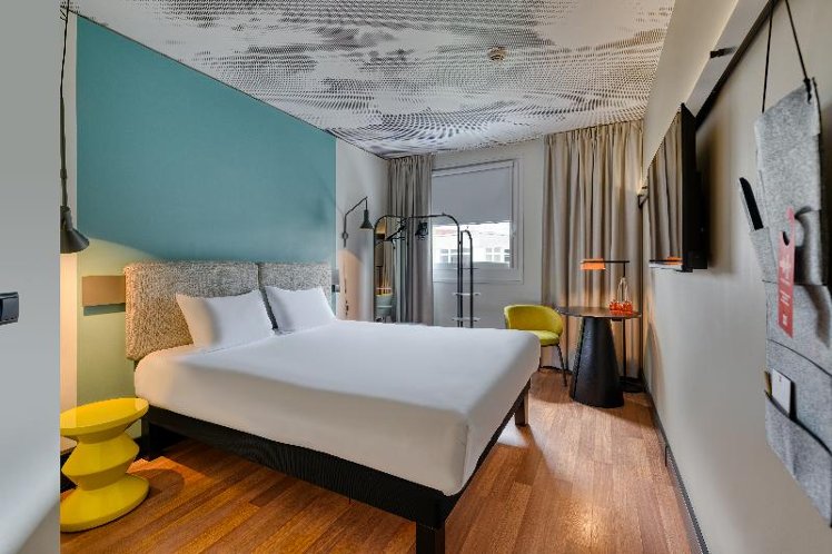 DOUBLE WITH DOUBLE BED Room