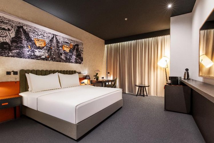 DOUBLE Accessible KING SIZE BED Room