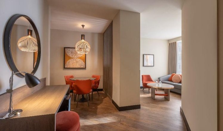 JUNIOR SUITE STANDARD Room