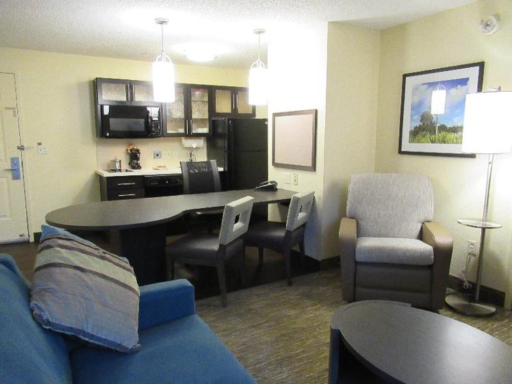 STUDIO Accessible-Queen Size Bed Room