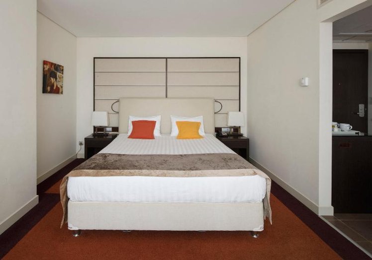 DOUBLE EXECUTIVE KING BED Room